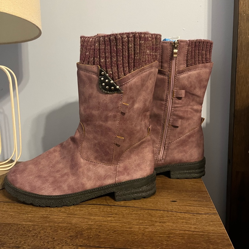 Booties - Picture 1 of 3